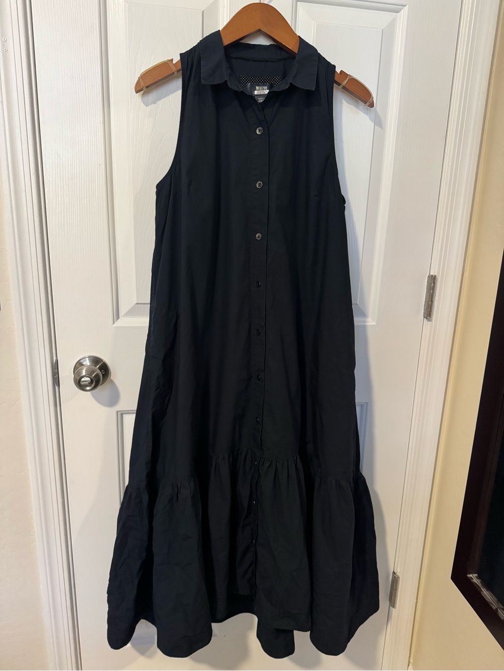Sleeveless Navy Blue Button-Front Lined Maxi Dress with Pockets